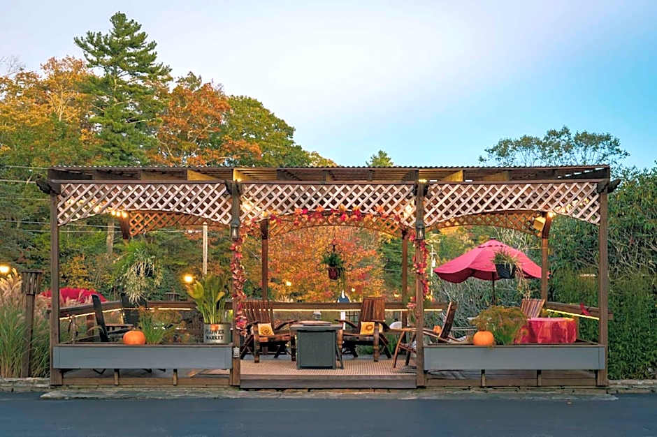 Azalea Garden Inn