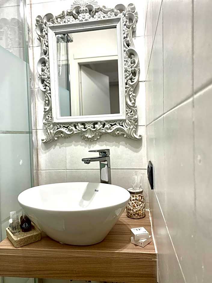 MILUAR - centro storico - lungo la via della Musica