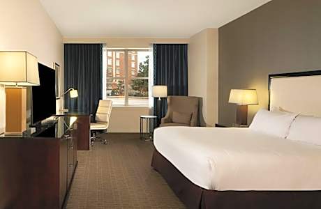 Deluxe King Room - High Floor