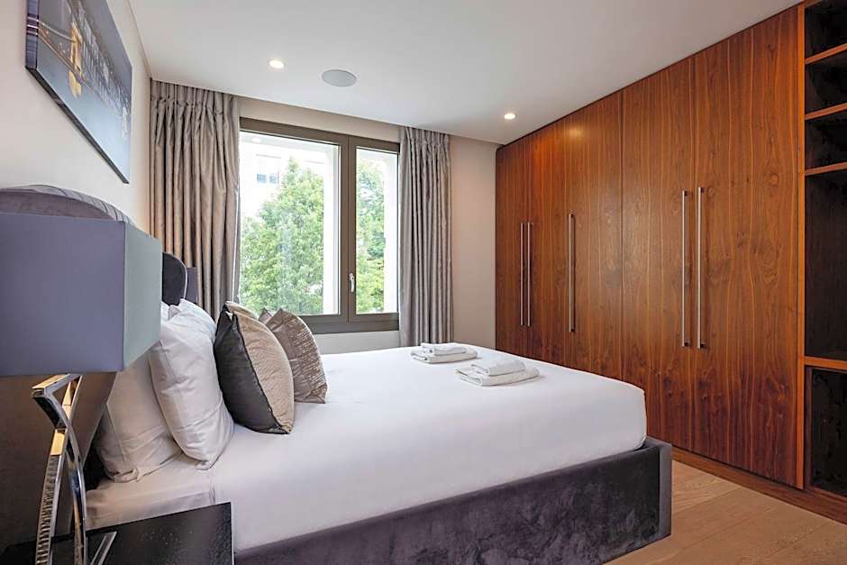 Veeve - Westbourne Curve