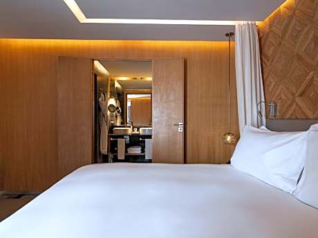 Contemporary Junior King Suite with Balcony