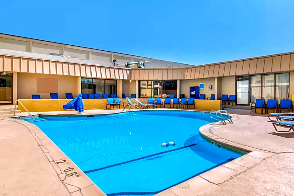 Holiday Inn Express Denver Central - North