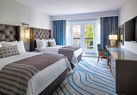 Queen Room with Two Queen Beds and Mountain View