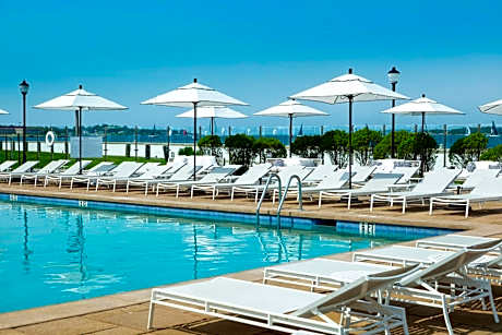 Newport Harbor Island Resort