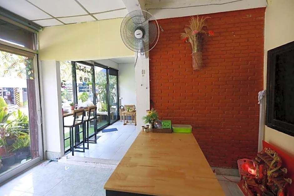 Banana hostel (Don Muang)