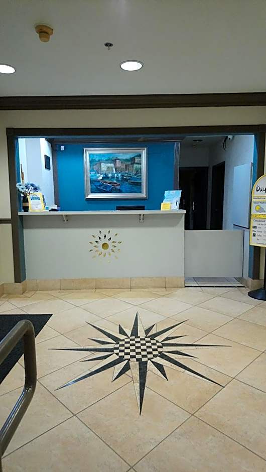 Days Inn & Suites by Wyndham Webster NASA-ClearLake-Houston