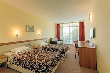 Triple Room with Balcony (3 Adults)