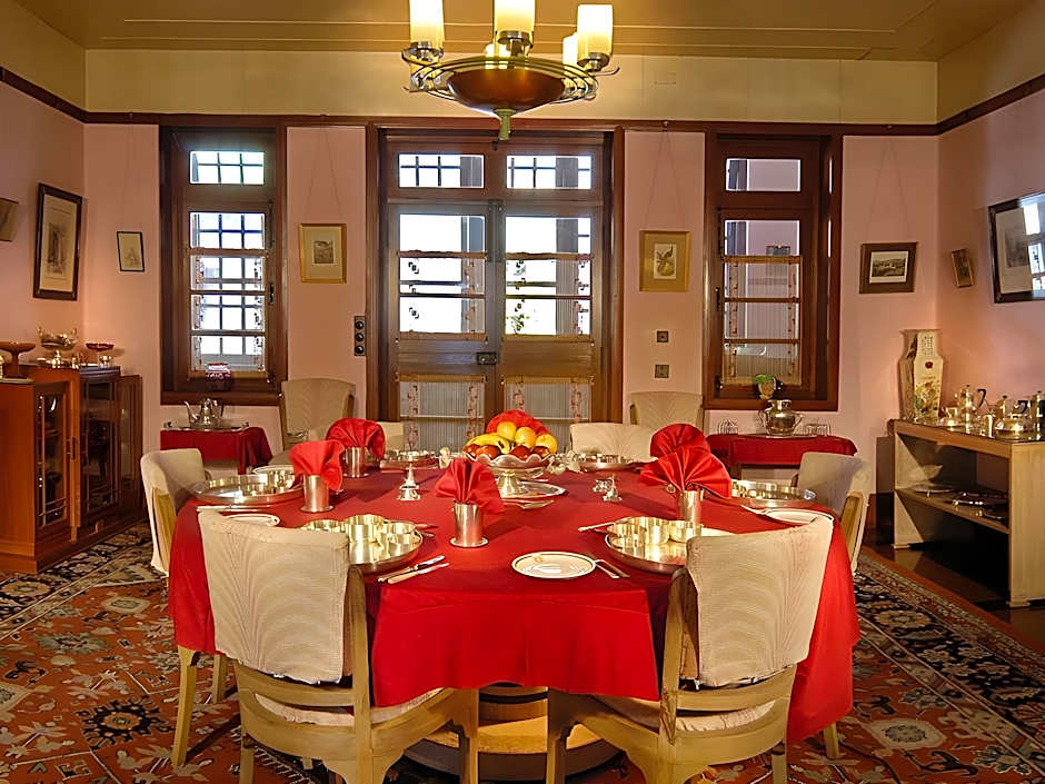 Woodville Palace by Signum