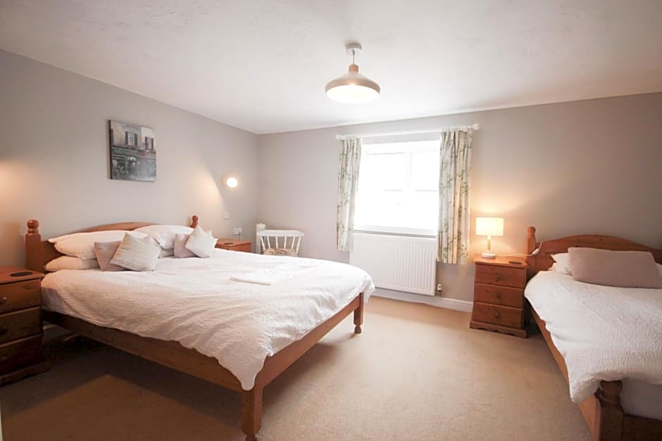 Photo 1 of 5 of Triple Room