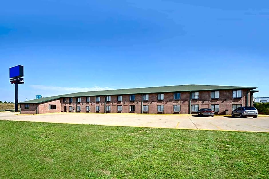 Days Inn by Wyndham Ozark Springfield