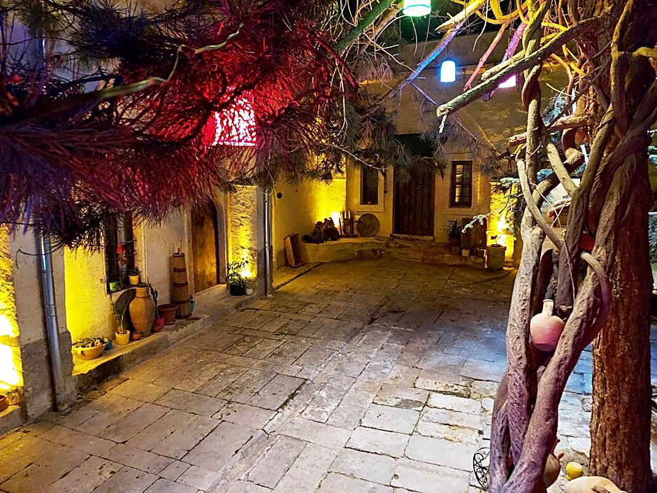 ARMEsos Cave Hotel