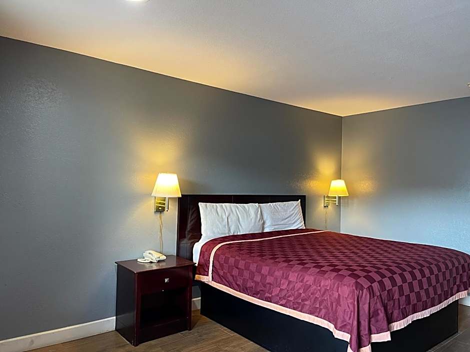 Majestic Inn