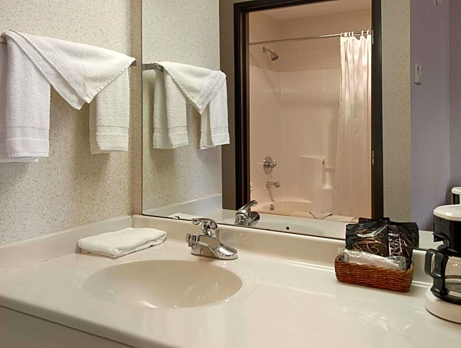 Baymont by Wyndham Dowagiac