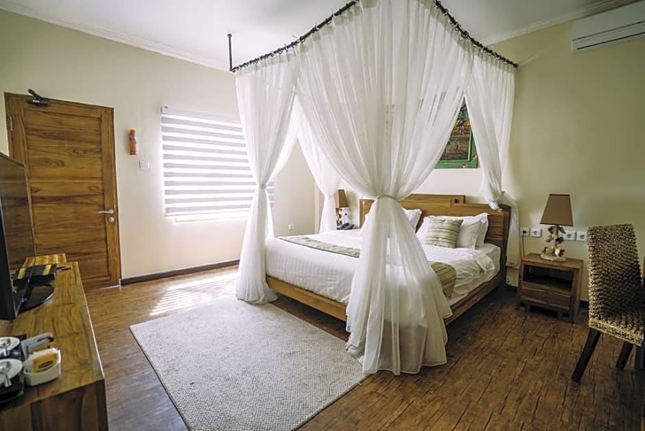 De Sapphire Cliff Villa by Danapati