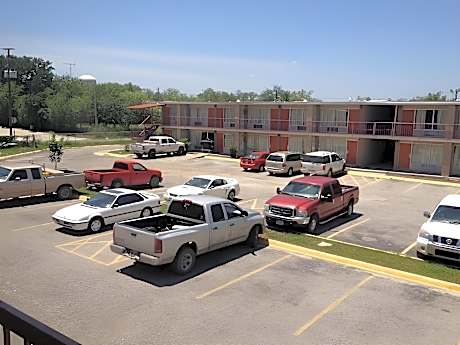 Executive Inn & Suites Beeville
