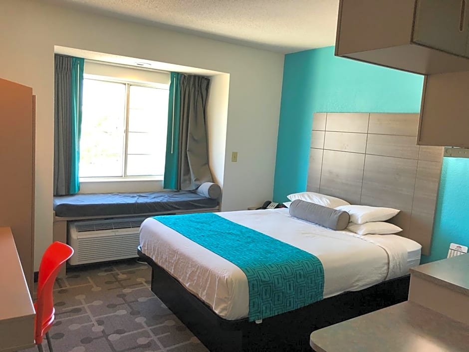 Red Lion Inn & Suites Elk Grove Village, IL