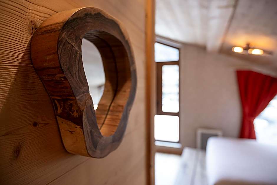 Base Camp Lodge Hotels