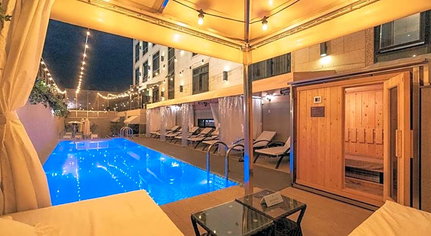 Hotel February Dong Seong Ro