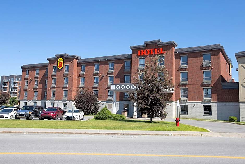 Super 8 by Wyndham Lachenaie/Terrebonne