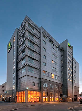 Holiday Inn Express Swindon City Centre By IHG