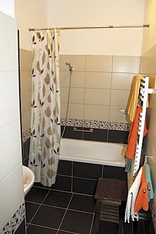 Twin Room with Private Bathroom