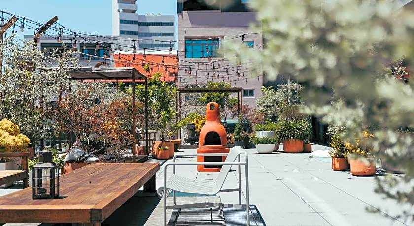 U.I.J Hotel&Hostel (UIJ)