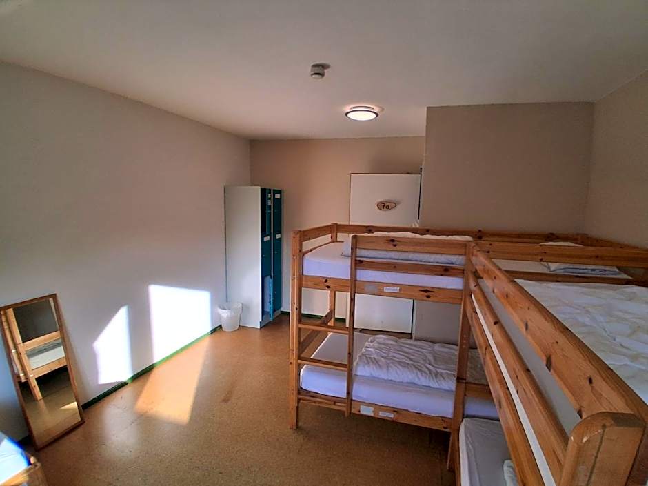 Max Hostel