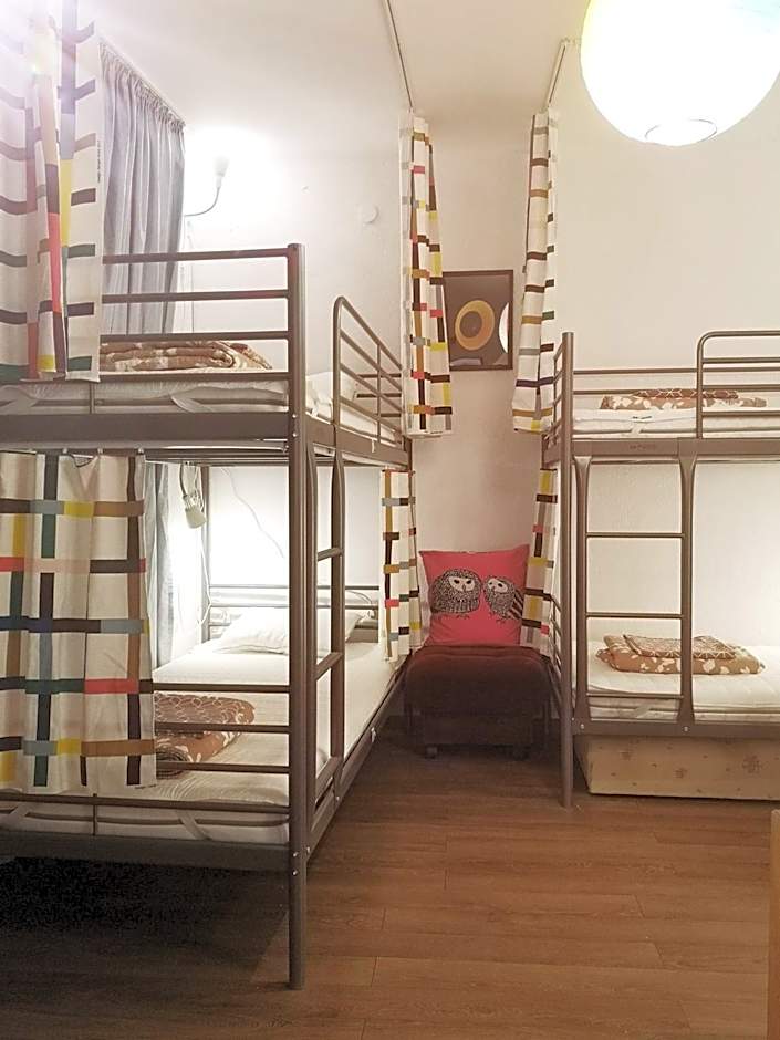 PIJAMA HOUSE - Bike & Bed