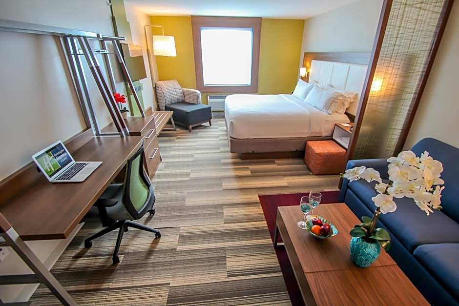 Holiday Inn Express & Suites Miami Airport By IHG