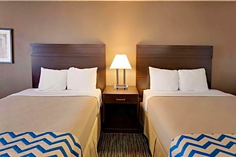 2 Queen Beds Non-Smoking