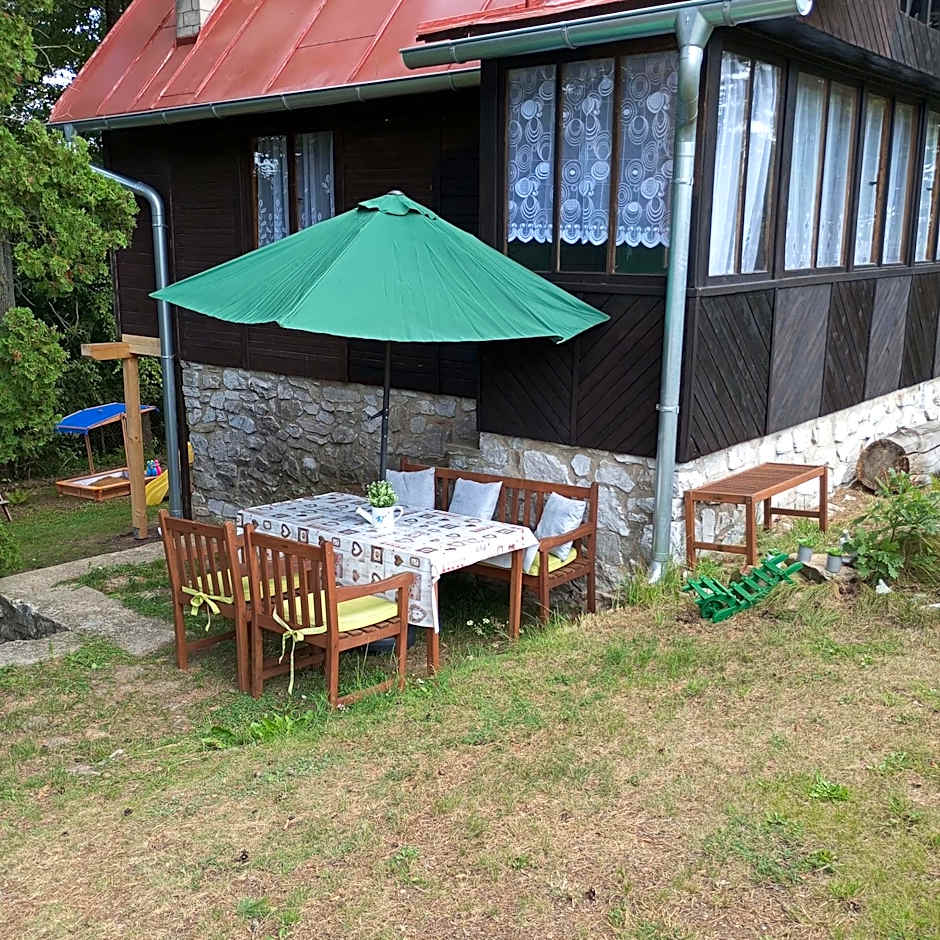 Chata u tří borovic