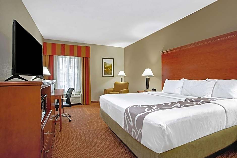 La Quinta Inn & Suites by Wyndham Fairfield