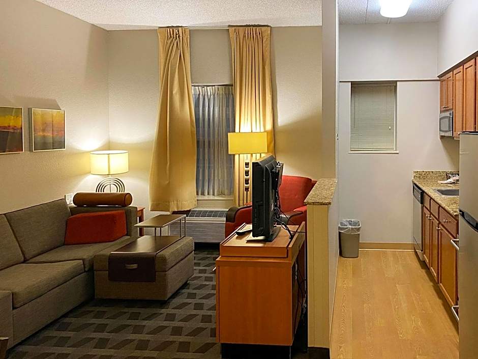 MainStay Suites Middleburg Heights Cleveland Airport