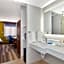 Holiday Inn Express Fairfax-Arlington Boulevard By IHG