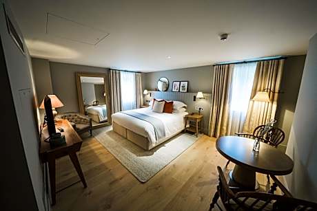 Wellington Lodge Deluxe Room