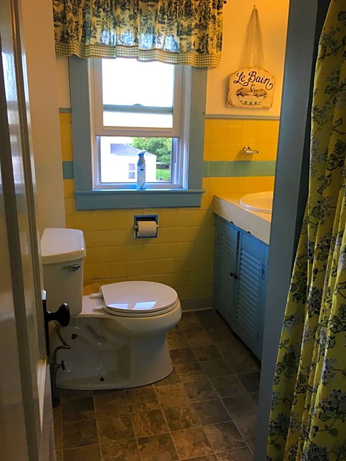Claddagh Motel & Suites
