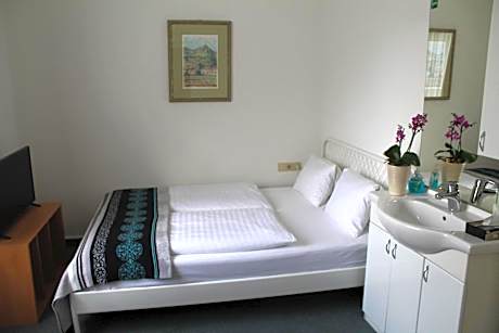 Double Room with external bathroom