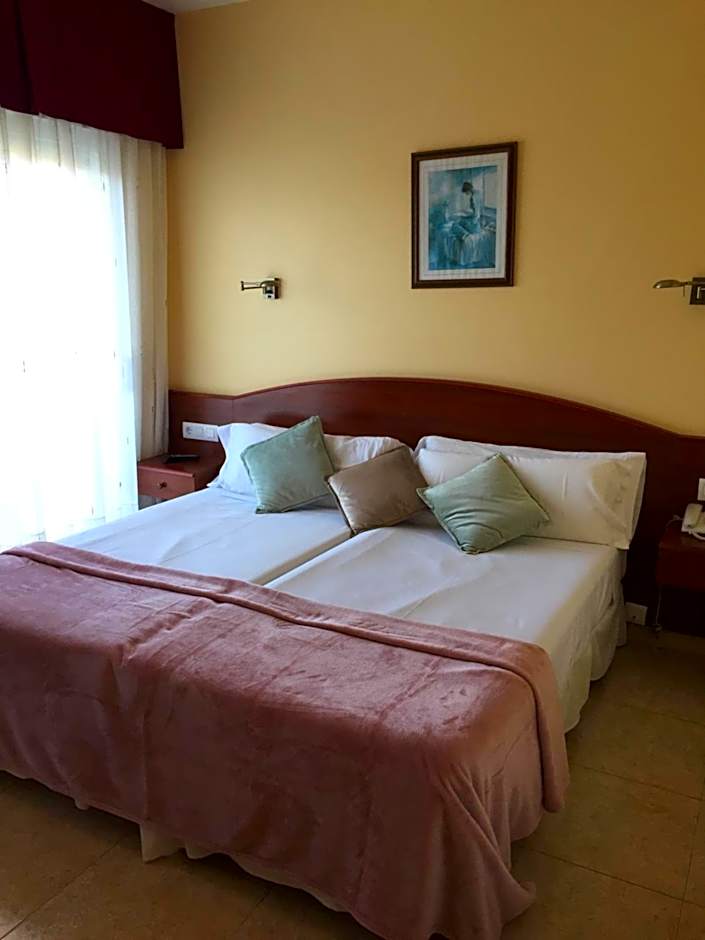 Hotel & Apartamentos Cons da Garda