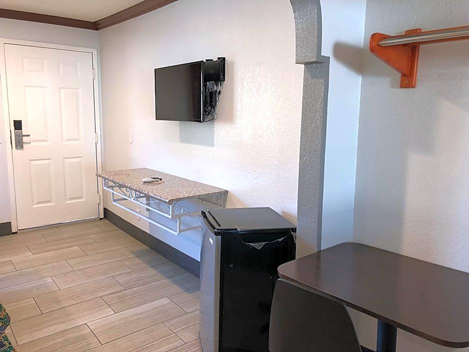 Starlight Inn, Valley Blvd - Downtown LA