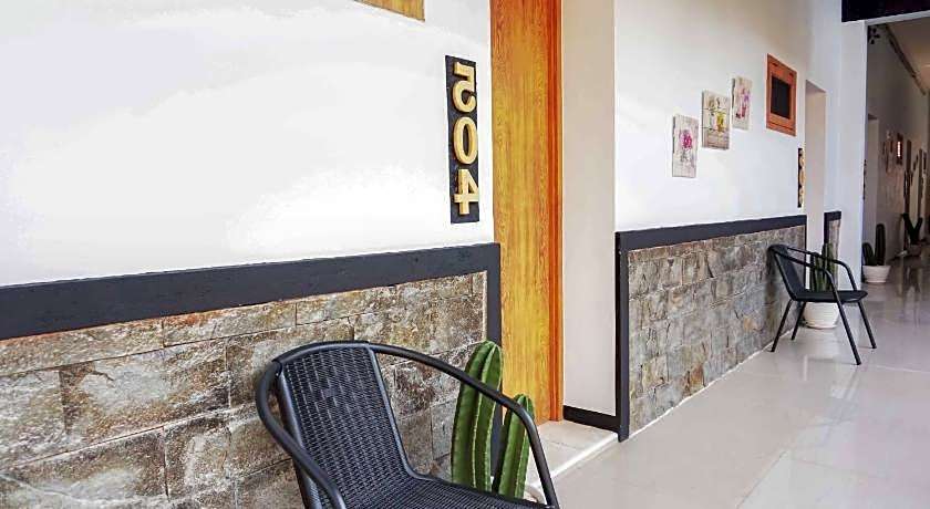 RedDoorz near Velodrome Malang 2