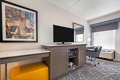 Queen Room with Bath Tub - Disability Access/Non-Smoking