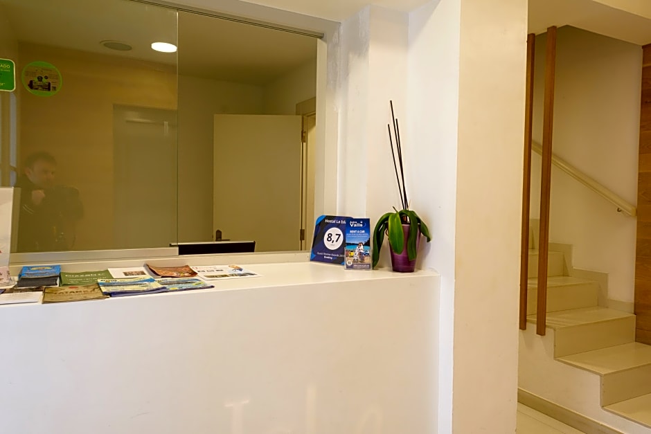 Hostal Restaurante La Isla S.L.