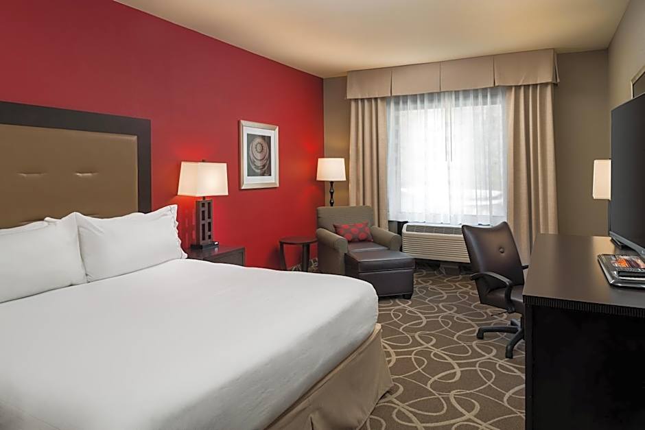 Holiday Inn Express Klamath Redwood Ntl Pk Area By IHG