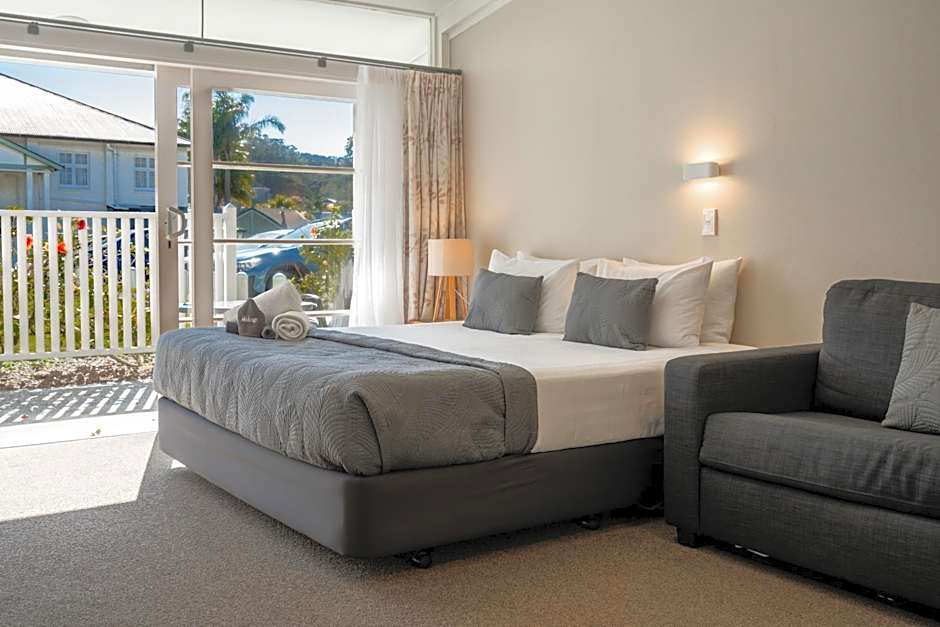 Hananui Lodge and Apartments