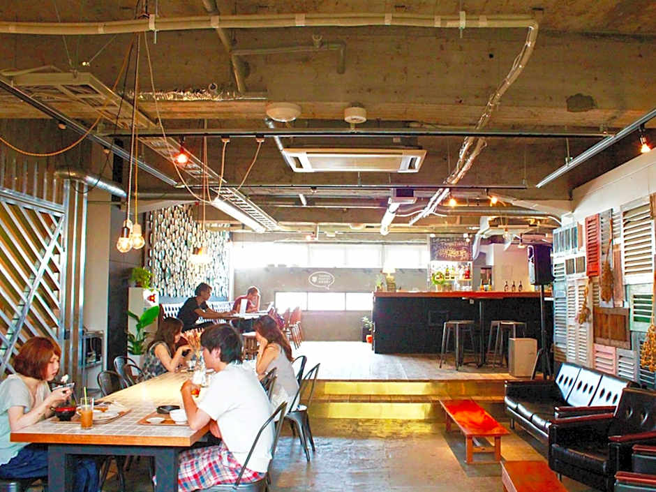 Hostel TangaTable