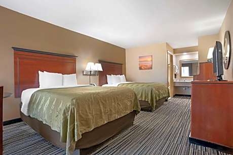 2 Queen Beds Nonsmoking