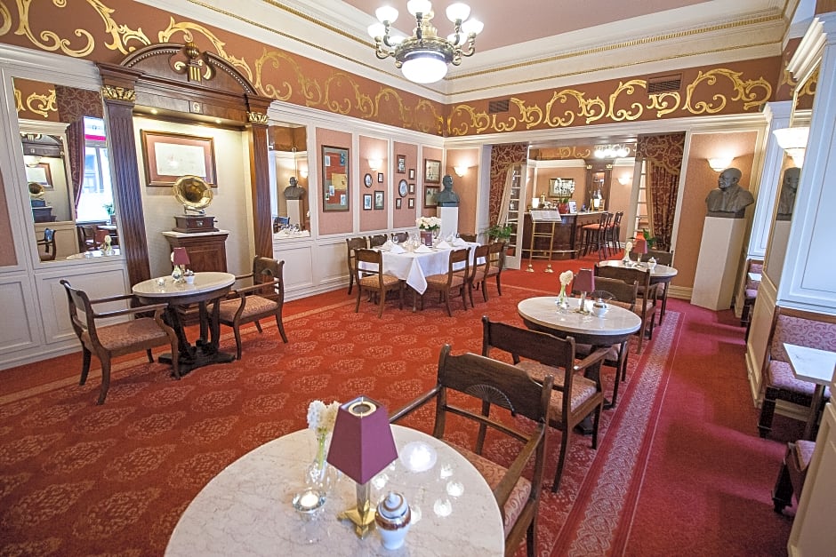 Grand Hotel