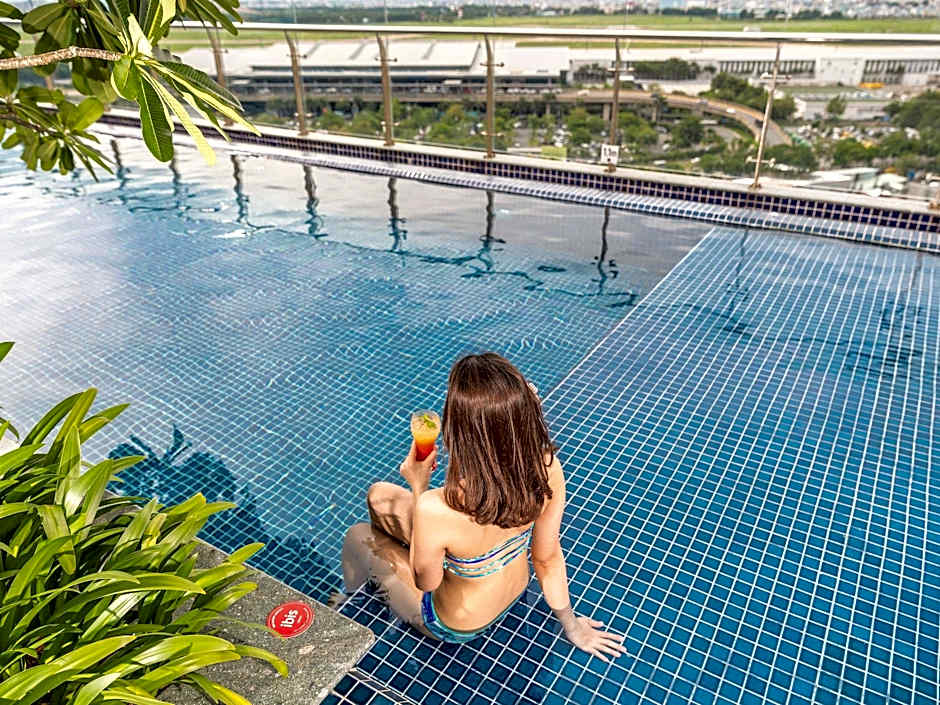 Ibis Saigon Airport