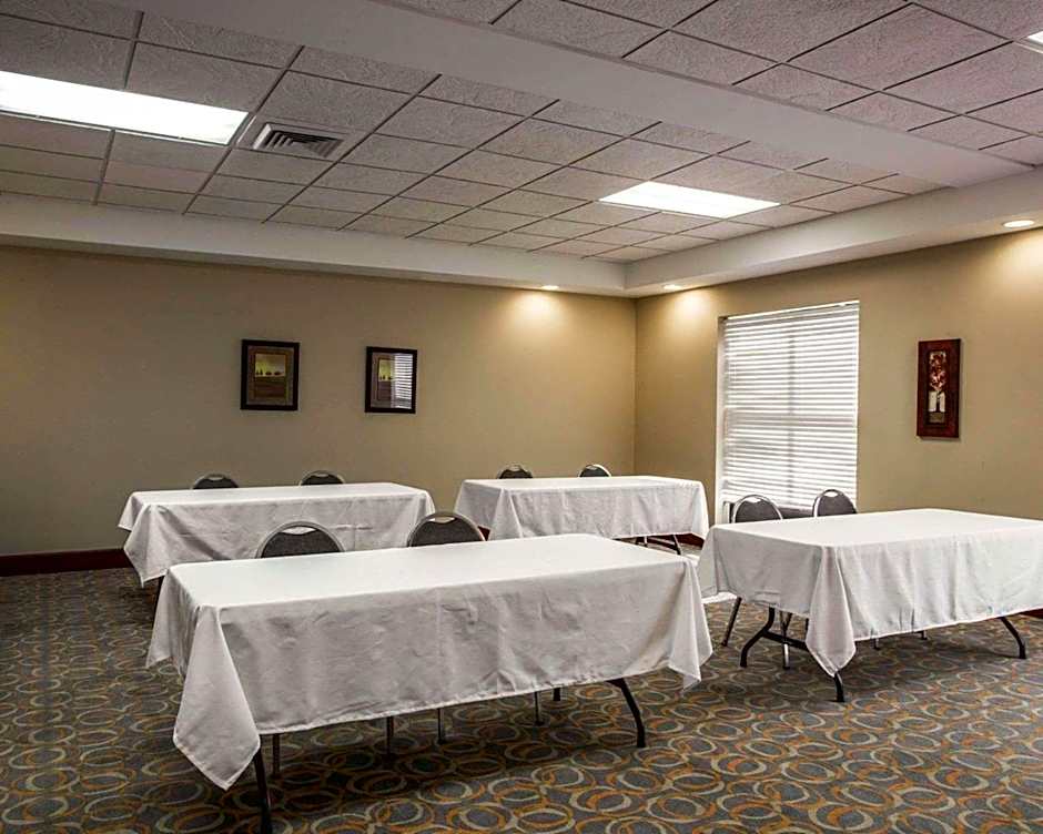 Comfort Inn & Suites Lumberton Central I-95