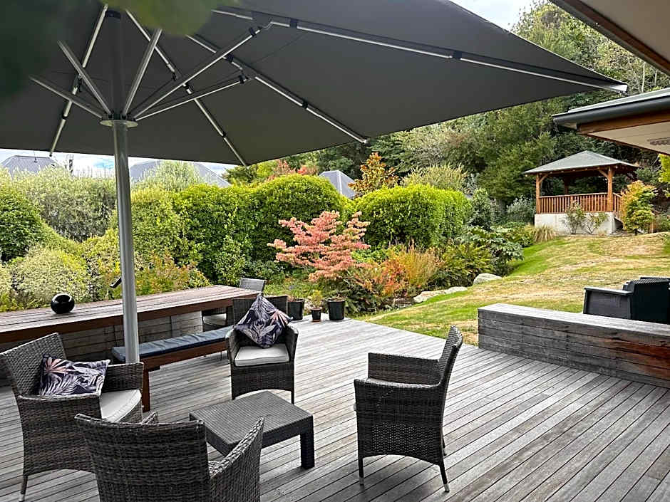 Wanaka Springs Lodge
